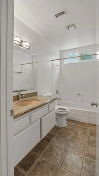 1612 Bridgeview Drive photo 9