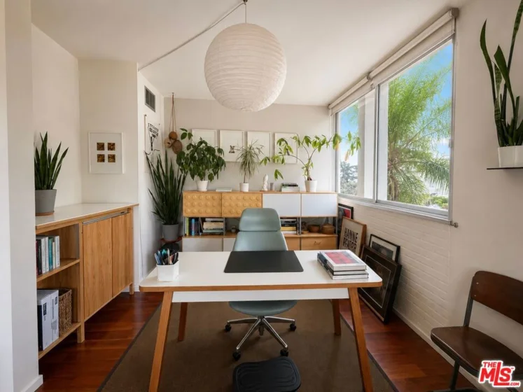 4455 Los Feliz Boulevard #207 photo 26