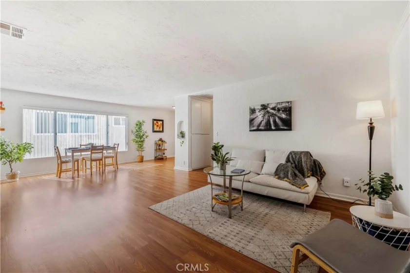 4381 Ventura Canyon Avenue #11 photo 1