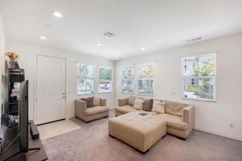4134 Vela Way photo 5