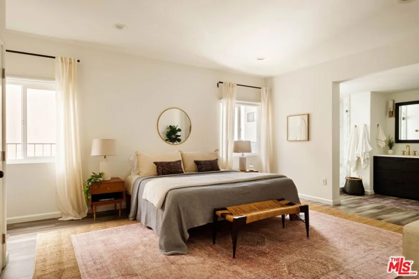 11820 Mayfield Avenue #105 photo 32