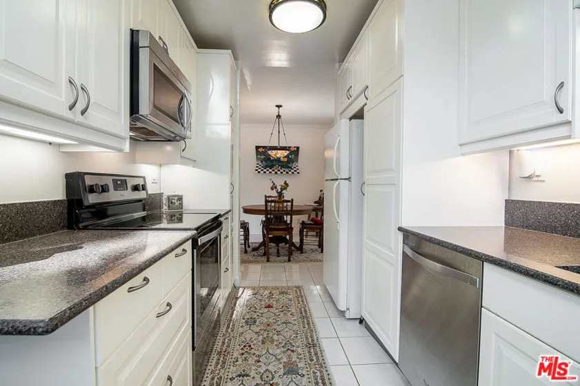 5625 Windsor Way #107 photo 13