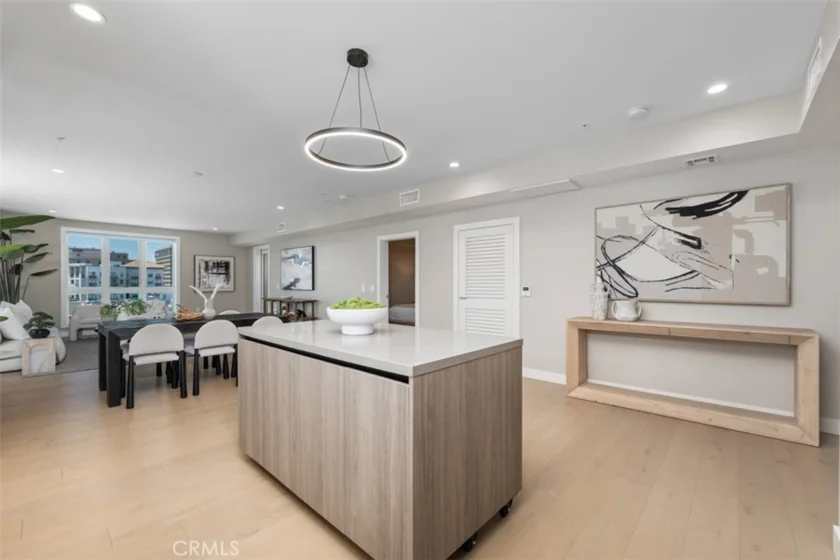 39 S Los Robles Avenue #6020 photo 5