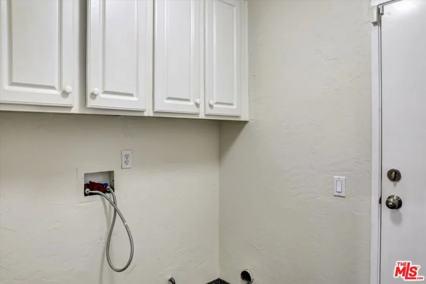 630 E Walnut Street photo 18