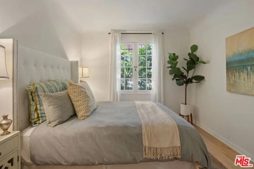 1345 N Hayworth Avenue #2 photo 13