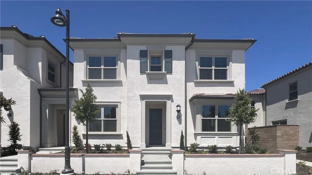 110 Sunnyside photo 1