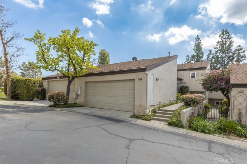2805 Park Vista Court photo 1