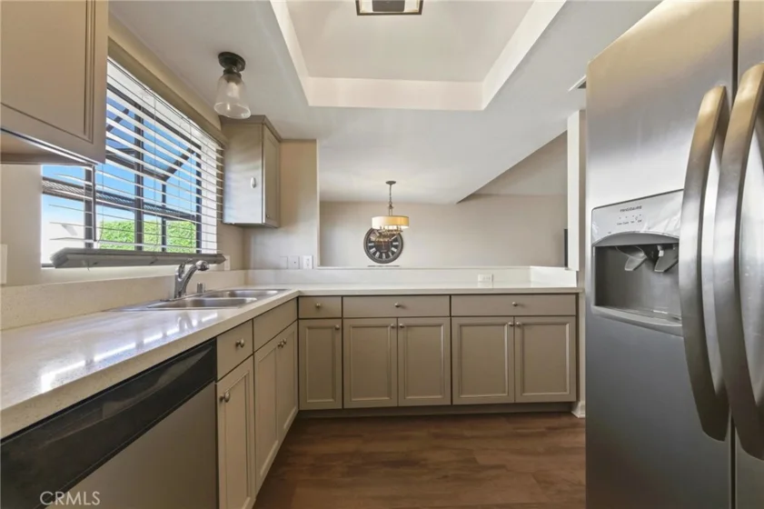 14715 Saticoy Street #14 photo 11