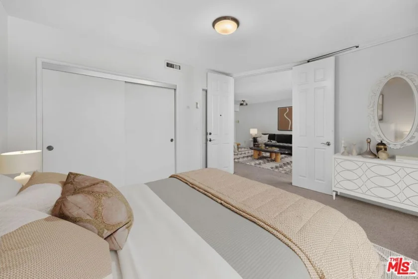 540 Kelton Avenue #306 photo 12