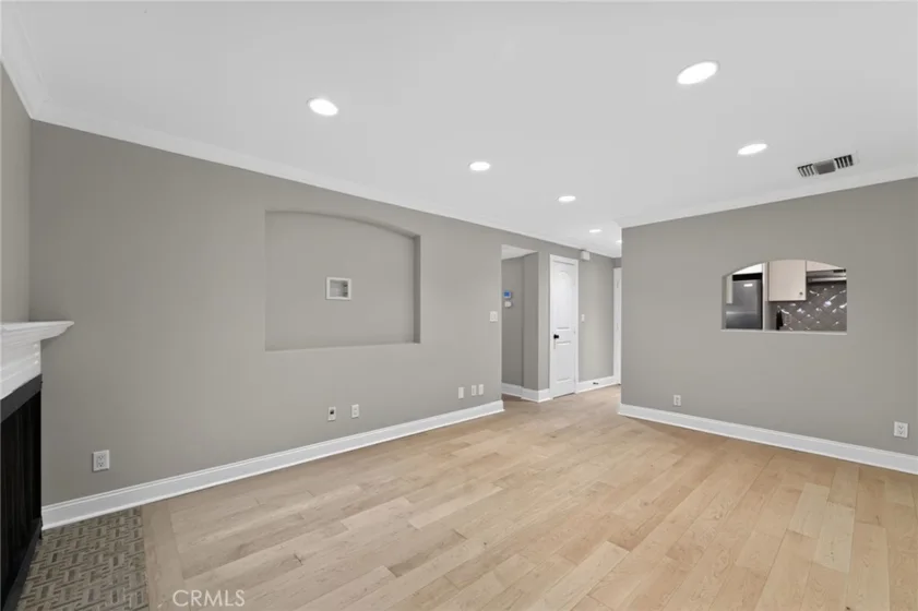 750 N Kings #114 photo 31