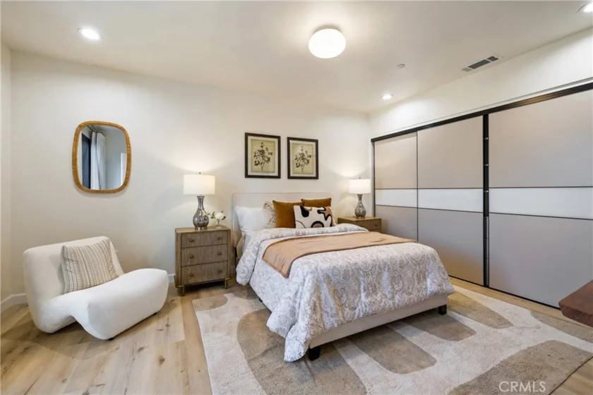 1649 N Lake Avenue #1 photo 37
