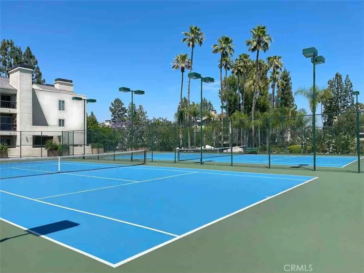 5565 Canoga Avenue #207 photo 15