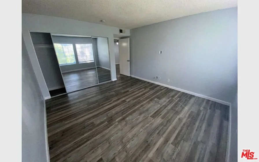 20235 Keswick Street #206 photo 6