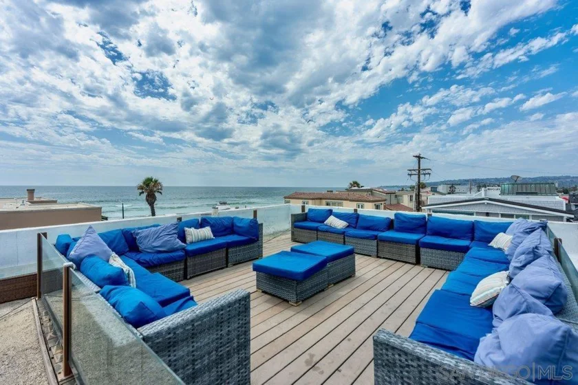 711 Island Court #B photo 16