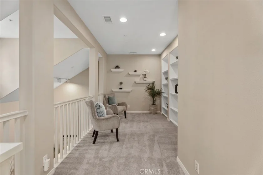 44 Burlingame photo 22