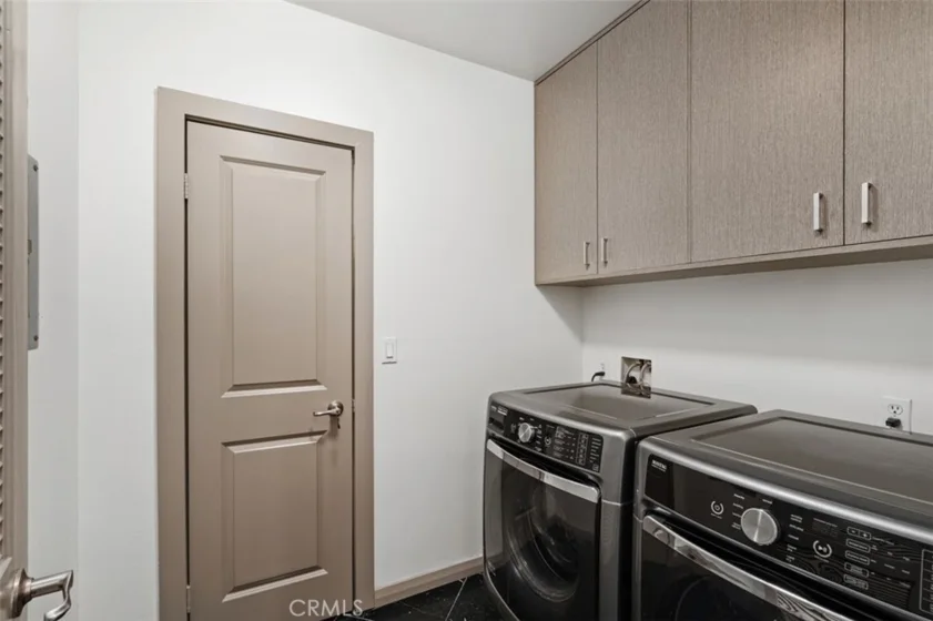 840 E Green #305 photo 12