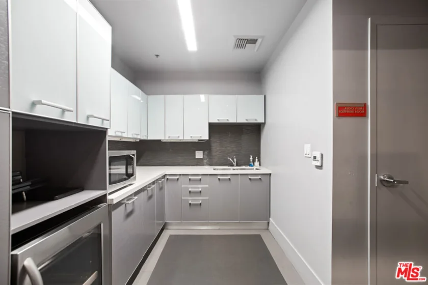 645 W 9th Street #529 photo 16