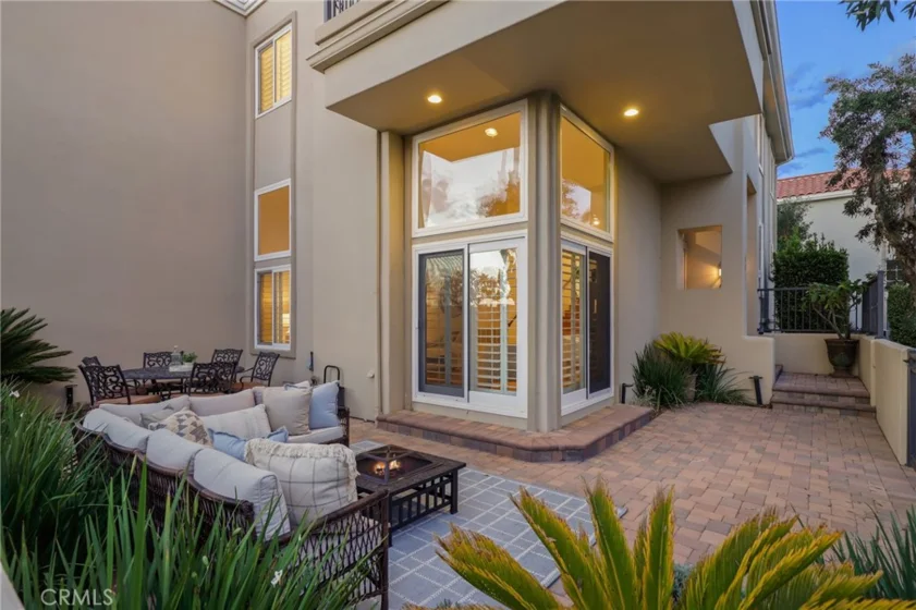 6011 Shadowbrook photo 2