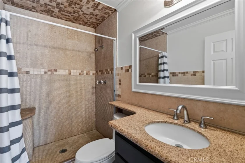 6377 La Mirada Way photo 17