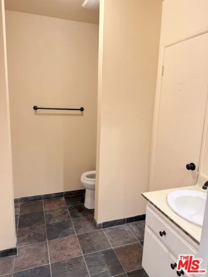 1711 Grismer Avenue #63 photo 19