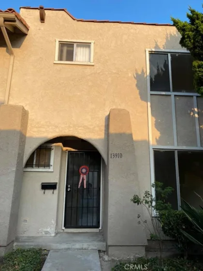 13910 La Jolla Plz photo 1