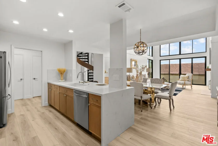 1880 Veteran Avenue #306 photo 5