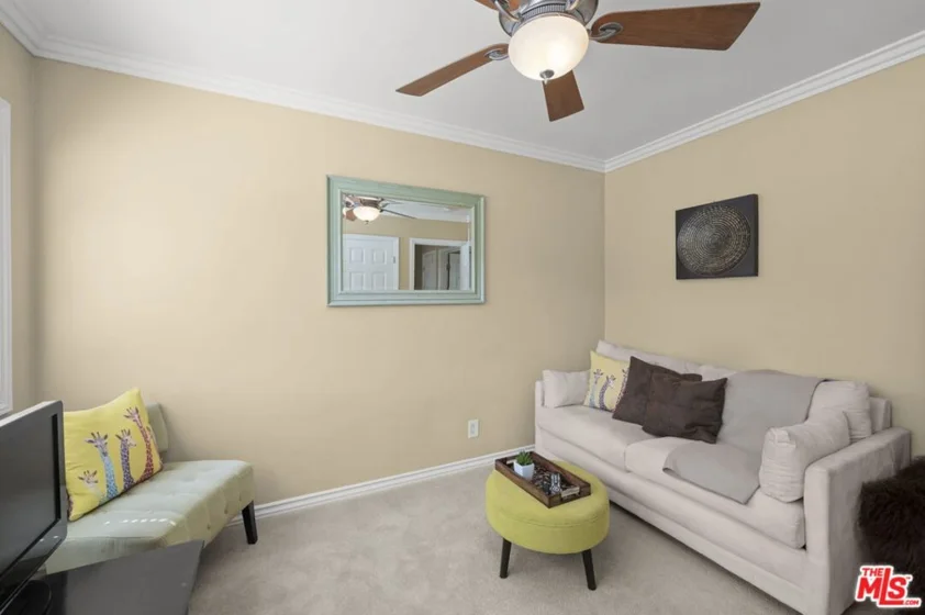 5464 Village Green photo 15