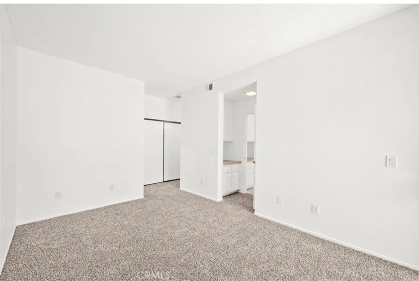 10530 N Lakeside Drive #G photo 20
