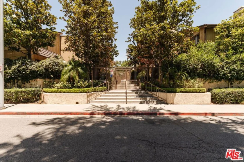 15023 Sherman Way #E photo 45