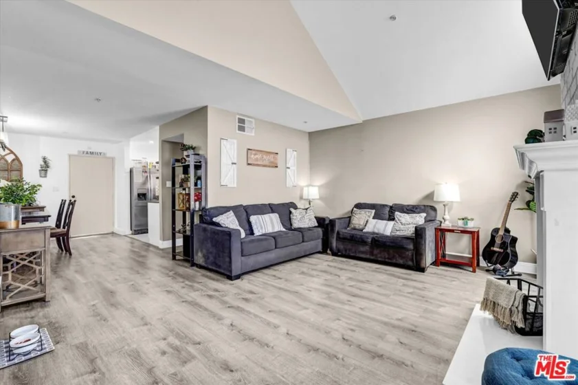 14363 Nordhoff Street #B photo 3