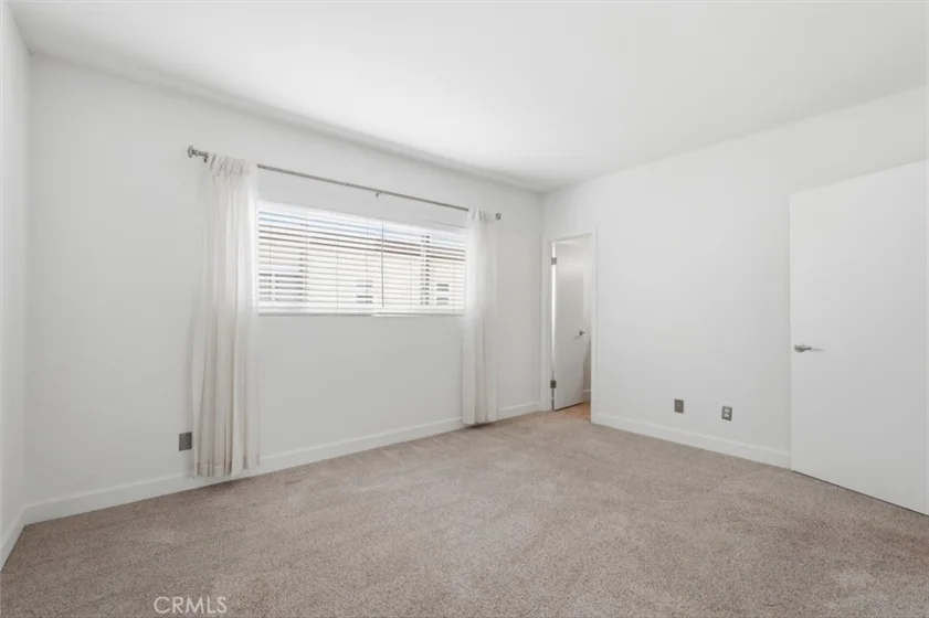 1747 Barry Avenue #106 photo 16