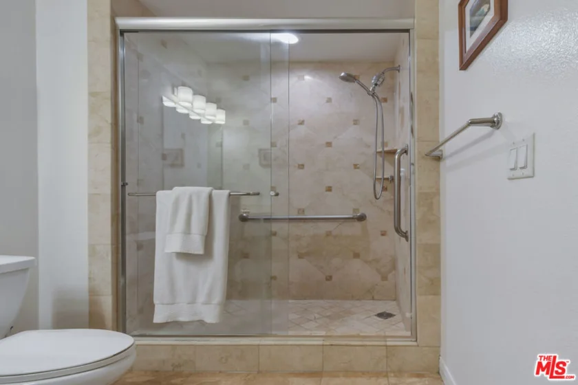 5625 Crescent Parkway #109 photo 22