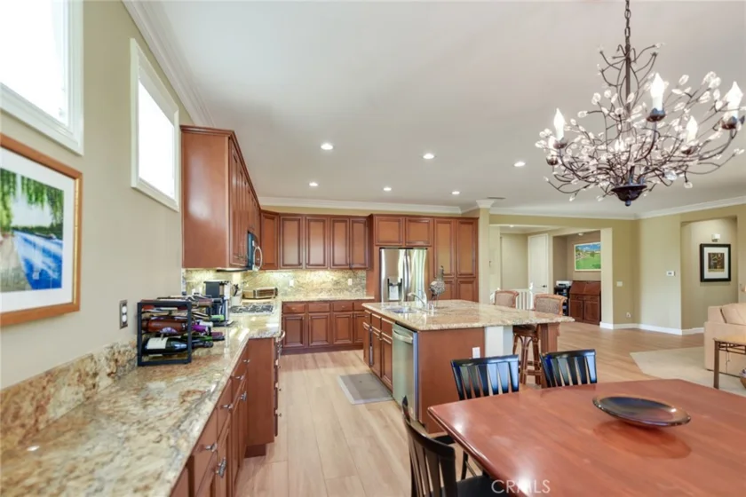 8906 Cuyamaca photo 3