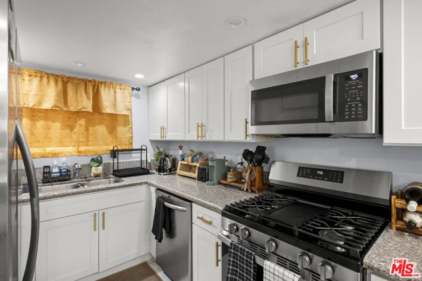 620 W Hyde Park Boulevard #103 photo 7