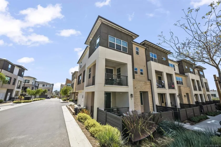 785 Vada Street ##1 photo 1