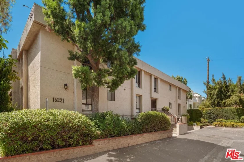 15231 Magnolia Boulevard #114 photo 28