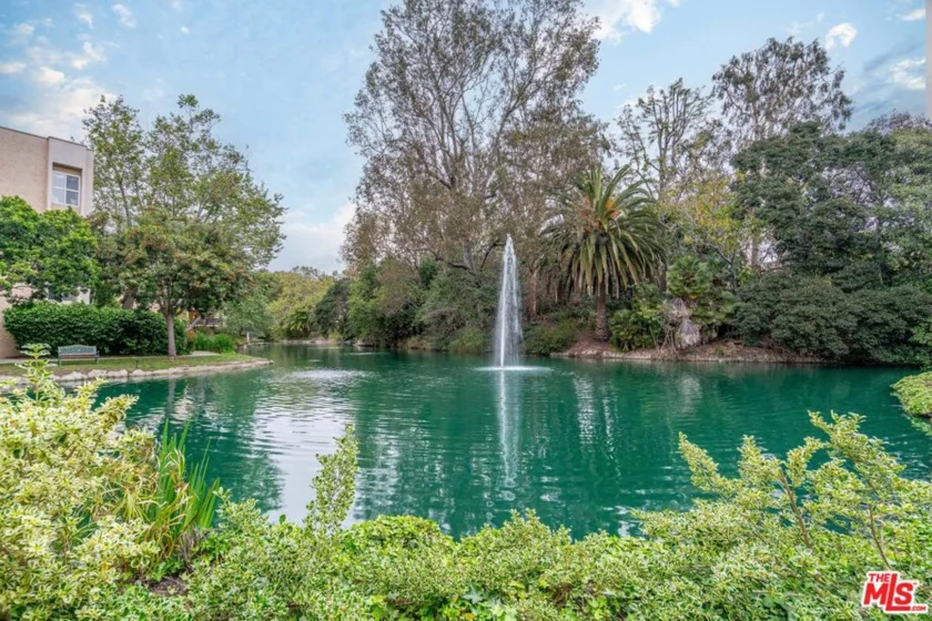 8105 Raintree Circle photo 13