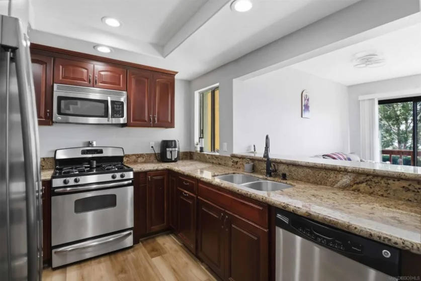 6862 Camino Berdecio photo 25