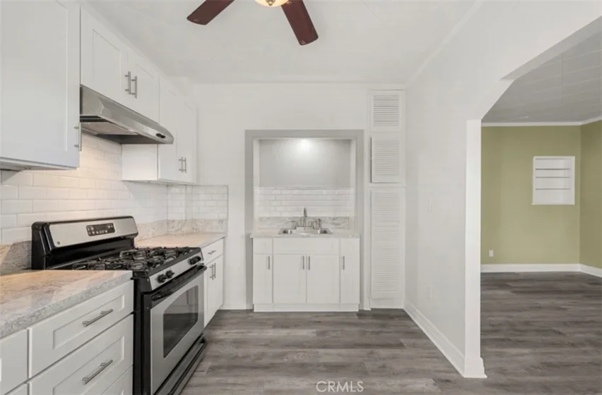 2121 James M Wood Boulevard #221 photo 24