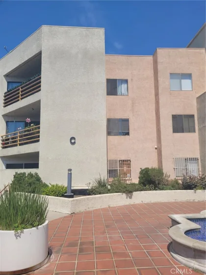 1118 Valencia Street #113 photo 3
