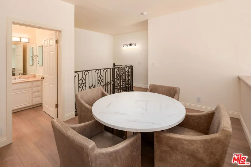2337 Fox Hills Drive #102 photo 18