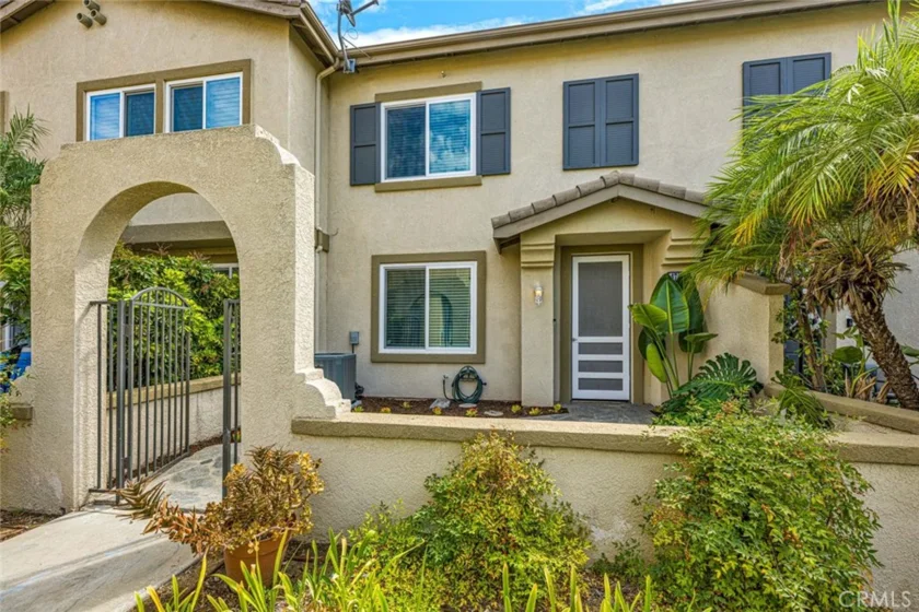 470 N Londonderry Lane #B photo 3