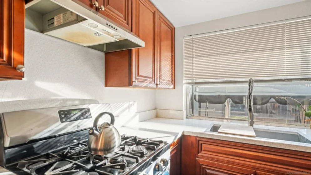 422 Devonshire Gln photo 13