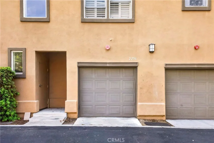 2256 Clark photo 33