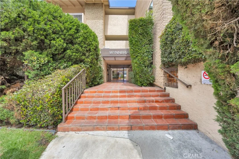 6151 Canterbury Drive #105 photo 27