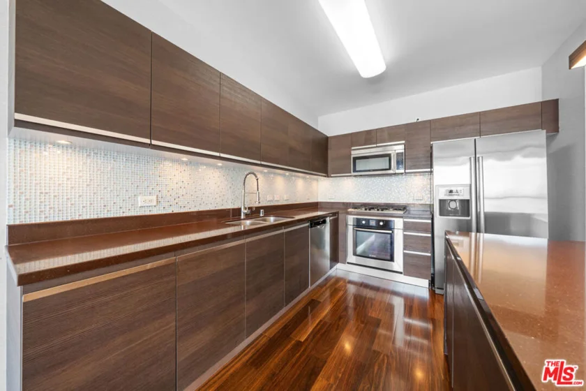 3785 Wilshire Boulevard #1709 photo 30