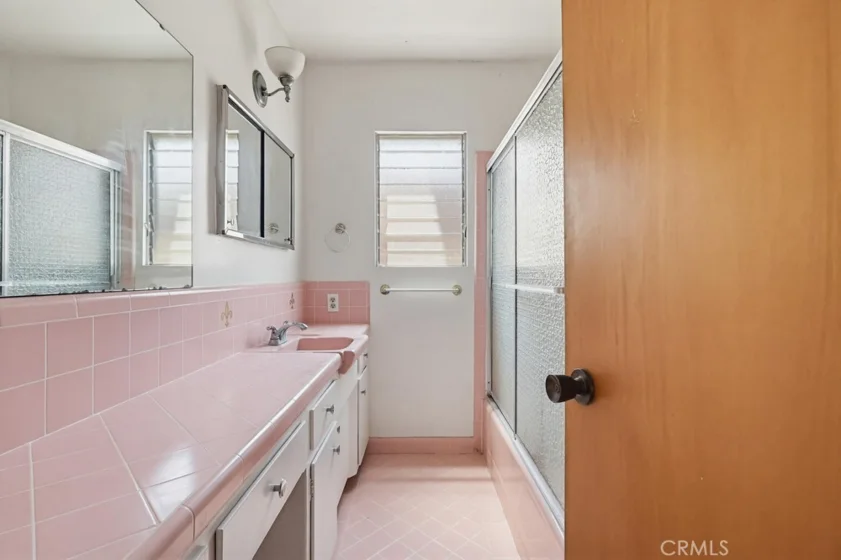 2060 E 3rd Street #3 photo 31
