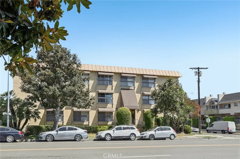 11507 Moorpark Street ##305 photo 2