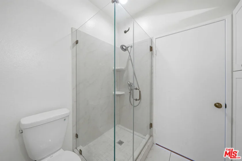 533 S St Andrews Place #313 photo 8