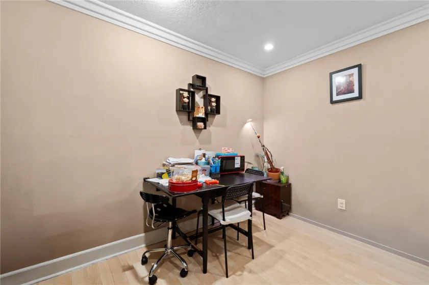 7035 Woodley #205 photo 4